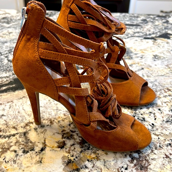 Sandals - Picture 1 of 2